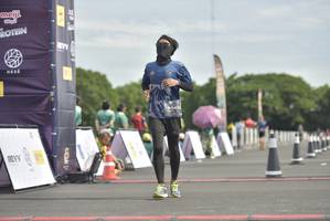 BIB: 043
                            <button type="button" onclick="openModal(4943948)" class="btn btn-primary btn-sm float-right btn-popup" data-toggle="modal" data-target=".modal-high-quality">
                        <i class="fas fa-shopping-cart"></i> Add to Cart
                    </button>
                                            <button type="button" onclick="isThisMe(4943948, true)" class="btn btn-success btn-sm float-right btn-popup btn-isme hidden" data-toggle="tooltip" data-placement="bottom" title="นี่คือรูปของคุณใช่ไหม คลิกที่นี่เพื่อเอาเข้าอัลบั้ม">
                        <i class="fas fa-plus"></i> Add to album
                    </button>
                    <button type="button" onclick="isThisMe(4943948, false)" class="btn btn-warning btn-sm float-right btn-popup btn-isnotme hidden">
                        <i class="fas fa-ban"></i> Remove from album
                    </button>